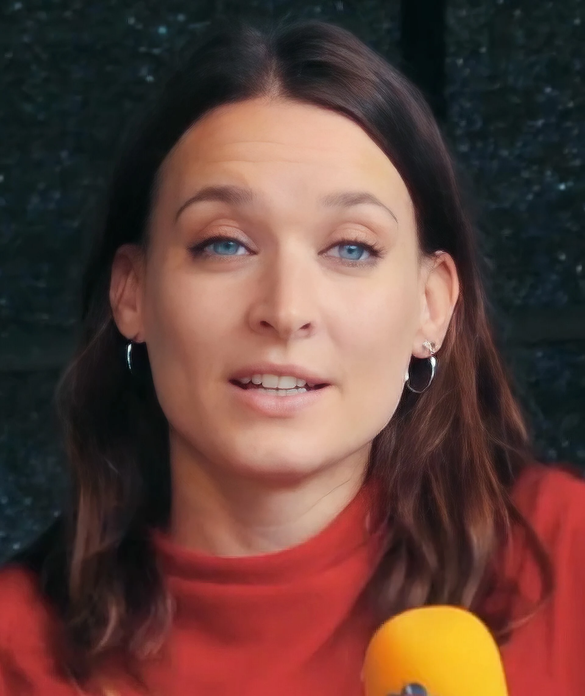 Josefin Asplund 2021 1 (cropped)