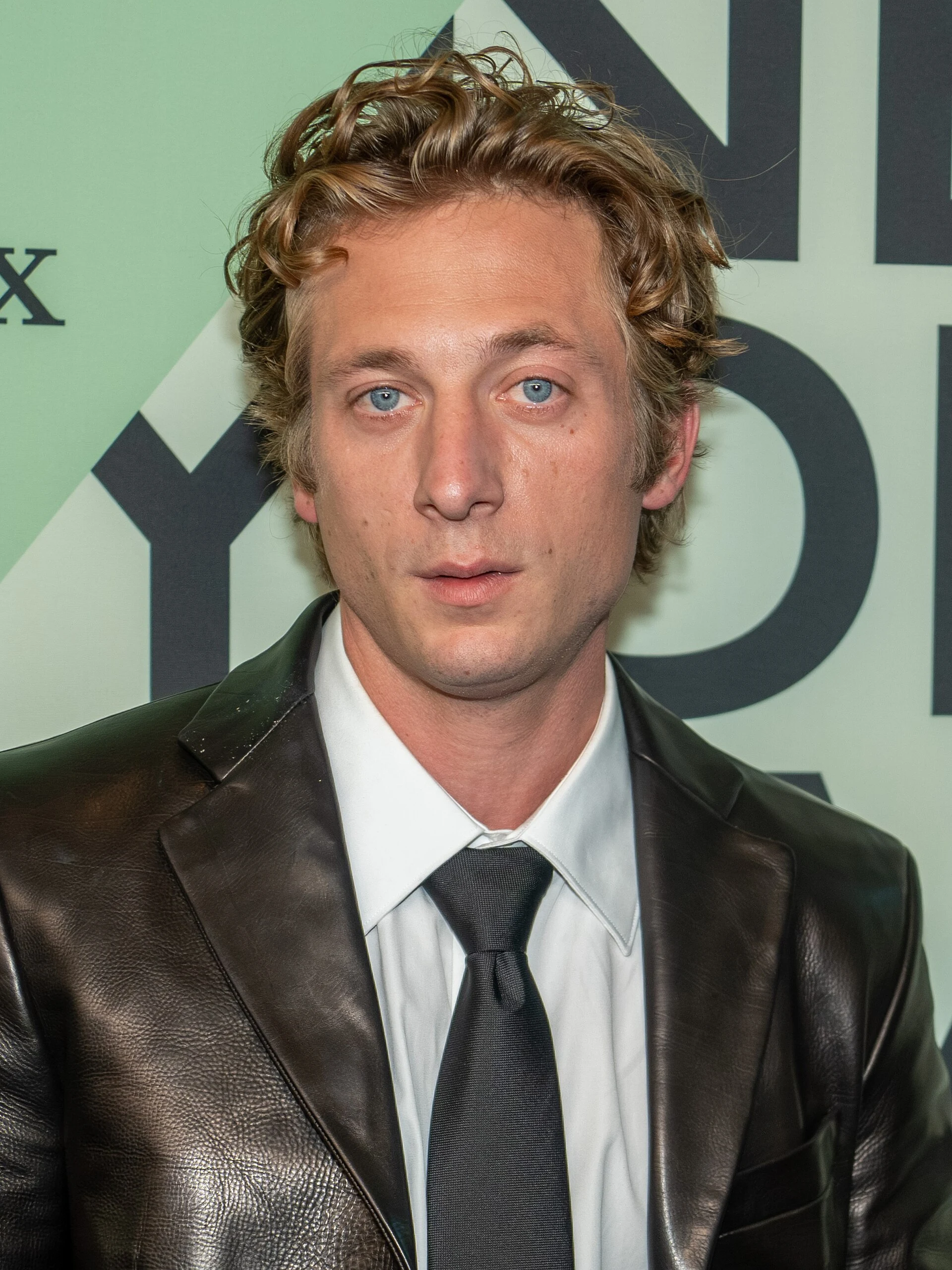 Jeremy Allen White Springsteen-33 (cropped)