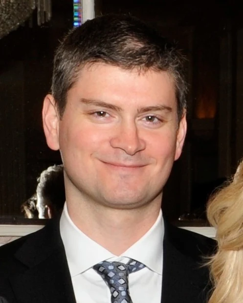 Michael Schur 2012 (cropped)