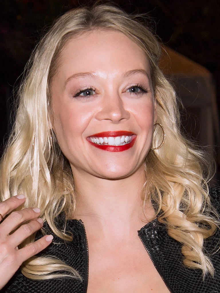 Alexandra Holden (7505483532)