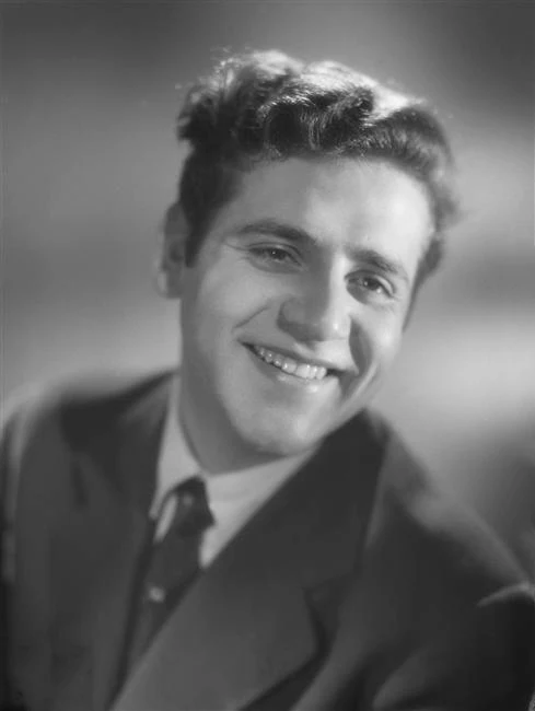 Jean Yanne 1954 Studio Harcourt