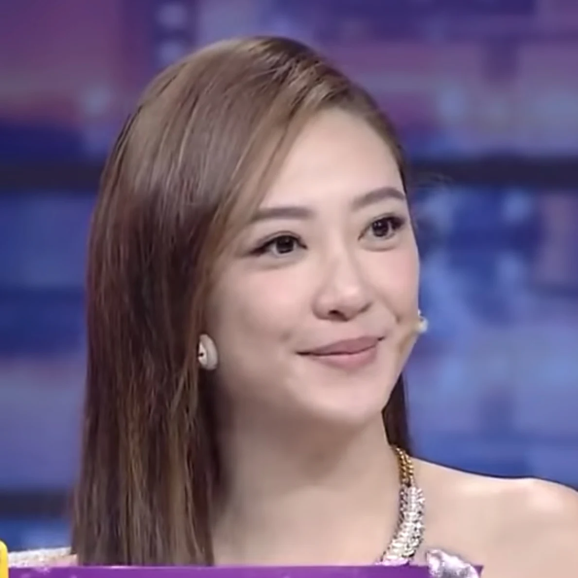 20161203—Cherrie Ying, "应采儿曝陈小春小气初识并无感 找黎明前妻寻找失踪丈夫怀疑陈小春鬼混" screenshot (00m20s)